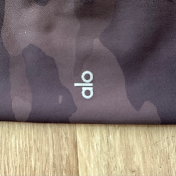 Alo Camo Leggings - Picture 6 of 7